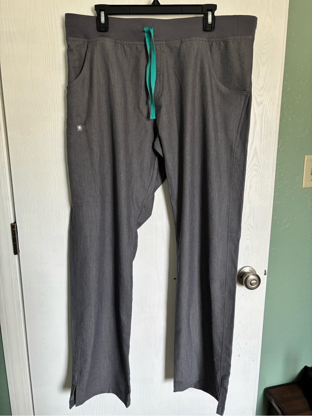 FIGS Kade Straight-Leg Scrub Pant